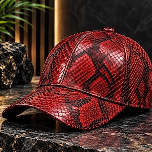 Gorra de béisbol roja hecha a mano de cuero con relieve de pitón, estilo western.