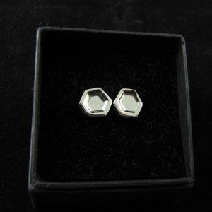Honeycomb                                                                     - silver honeycomb stud earrings