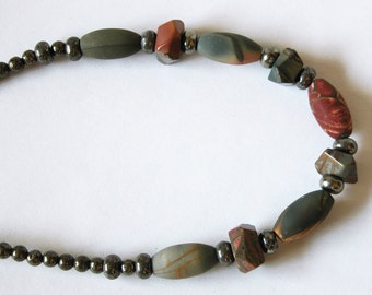 Collier en jaspe rouge et pyrite / fait main / pierres précieuses véritables / argent sterling / 20 pouces / N-76