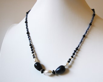 Collier de lapis, de perles et de sodalite / 45 cm / bleu / blanc ivoire / argent sterling / fait main / N-75