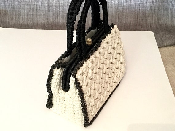 Vintage 60s Italian Woven Straw Purse White and B… - image 4