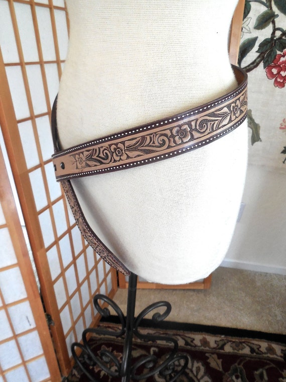 Vintage 80s Hand Tooled Leather Belt Brown and Ta… - image 2