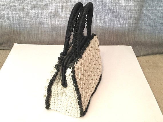 Vintage 60s Italian Woven Straw Purse White and B… - image 2