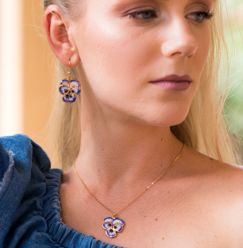 White blue jewelry set Real flower jewelry set Pansy jewelry set Jewelry set for her birthday Necklace and earring set