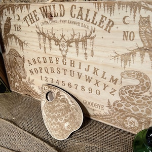 Tablero de espíritus de madera grabado con láser hecho a mano, pitón y jabalí, decoración gótica ocultista.