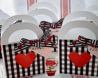 Valentine mini gift bags set of 5 with black and white gingham
