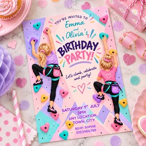Könnte beinhalten: Eine rechteckige Geburtstagseinladungskarte mit zwei Kindern, die eine Wand mit herzförmigen Klettergriffen erklimmen. Der Text lautet: You're invited to Emma and Olivia's Birthday Party! Let's climb, celebrate and party! Saturday 1st July 3PM.