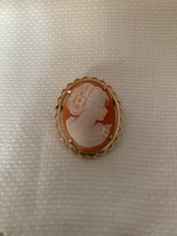 Sweet Gold Filled Cameo Pin