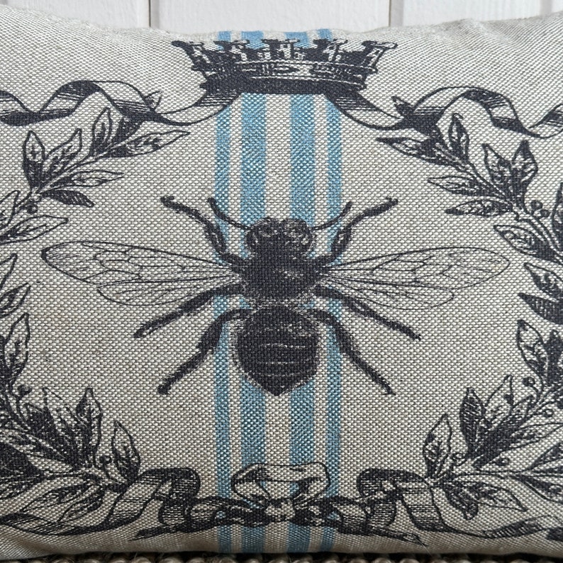 TheWatsonShop Bee Crest Throw Pillow