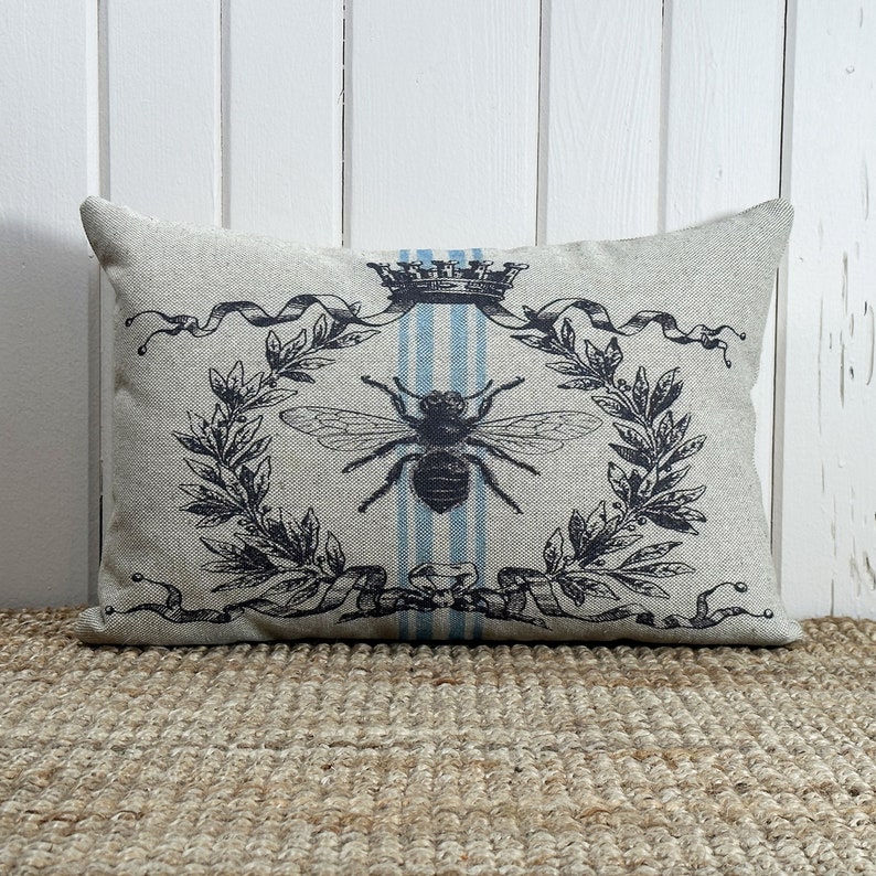 TheWatsonShop Bee Crest Throw Pillow - Thumbnail 2