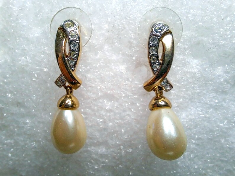 For Pierced Ears Vintage Gold Tone Faux Diamond /& Pearl Dangle Earrings