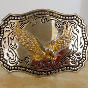 Vintage USA‑Made Silver & Gold Flying Eagle Belt Buckle | 3″ × 2″ Western Patriotic Gift Unisex