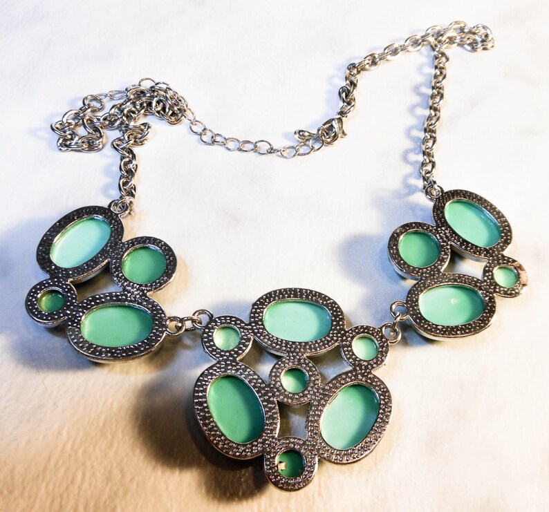 Green Bib Necklace 17 Inch Also 3 Inch Extension 17-20 Inch