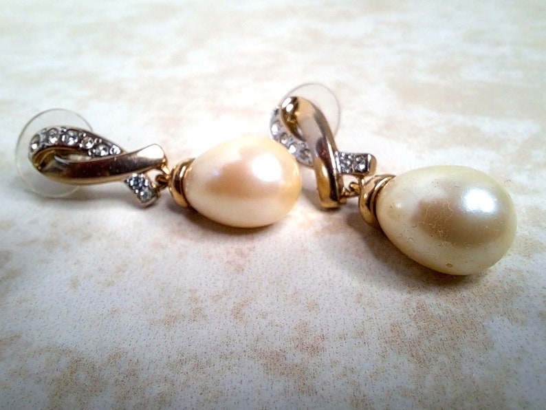 For Pierced Ears Vintage Gold Tone Faux Diamond /& Pearl Dangle Earrings