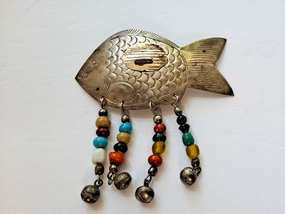 Vintage Southwest Hammered Dangle Bead Fish Brooch - image 2