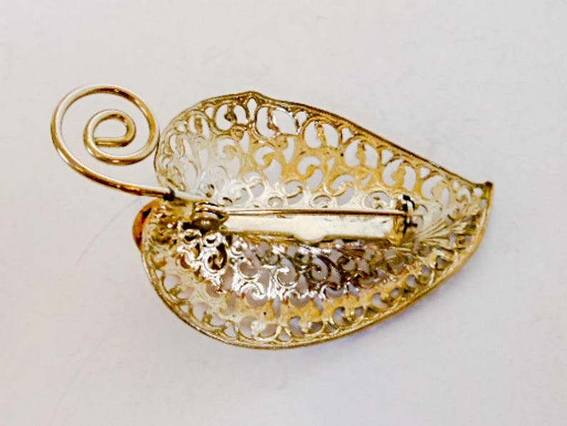 Vintage Filigree Leaf Brooch With Pink Shell Silver Plated