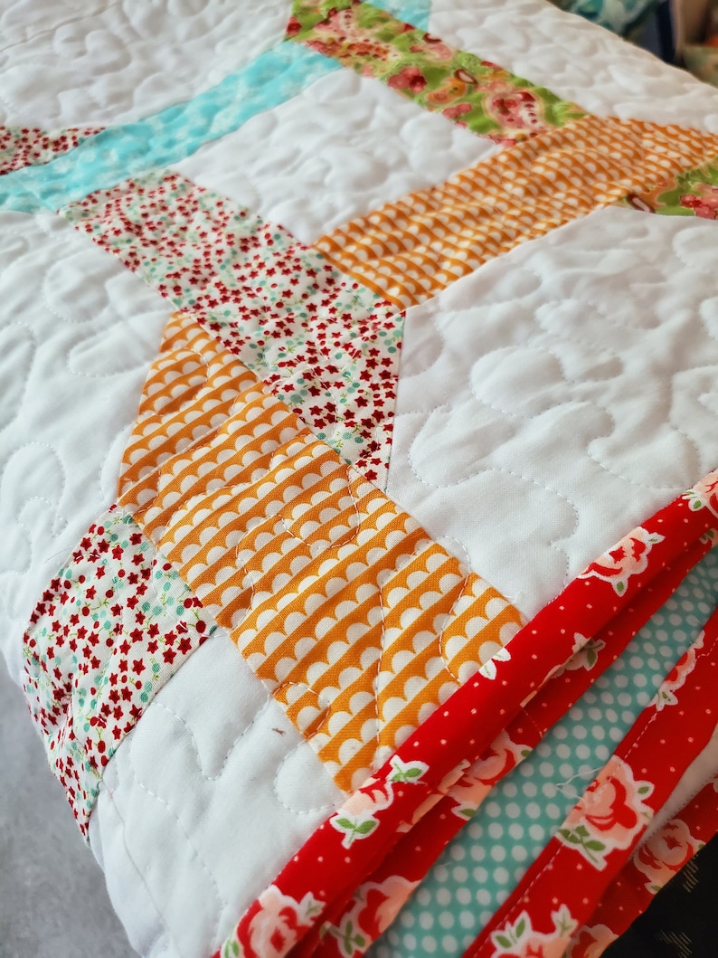Scrappy Twists & Turns Quilt PDF Pattern – Fat Quarter Friendly Modern ...