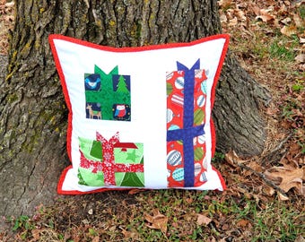 Patchwork Presents Pillow PDF Pattern – Quilted Christmas Pillow Cover – Beginner Holiday Sewing Project by Four Robbins
