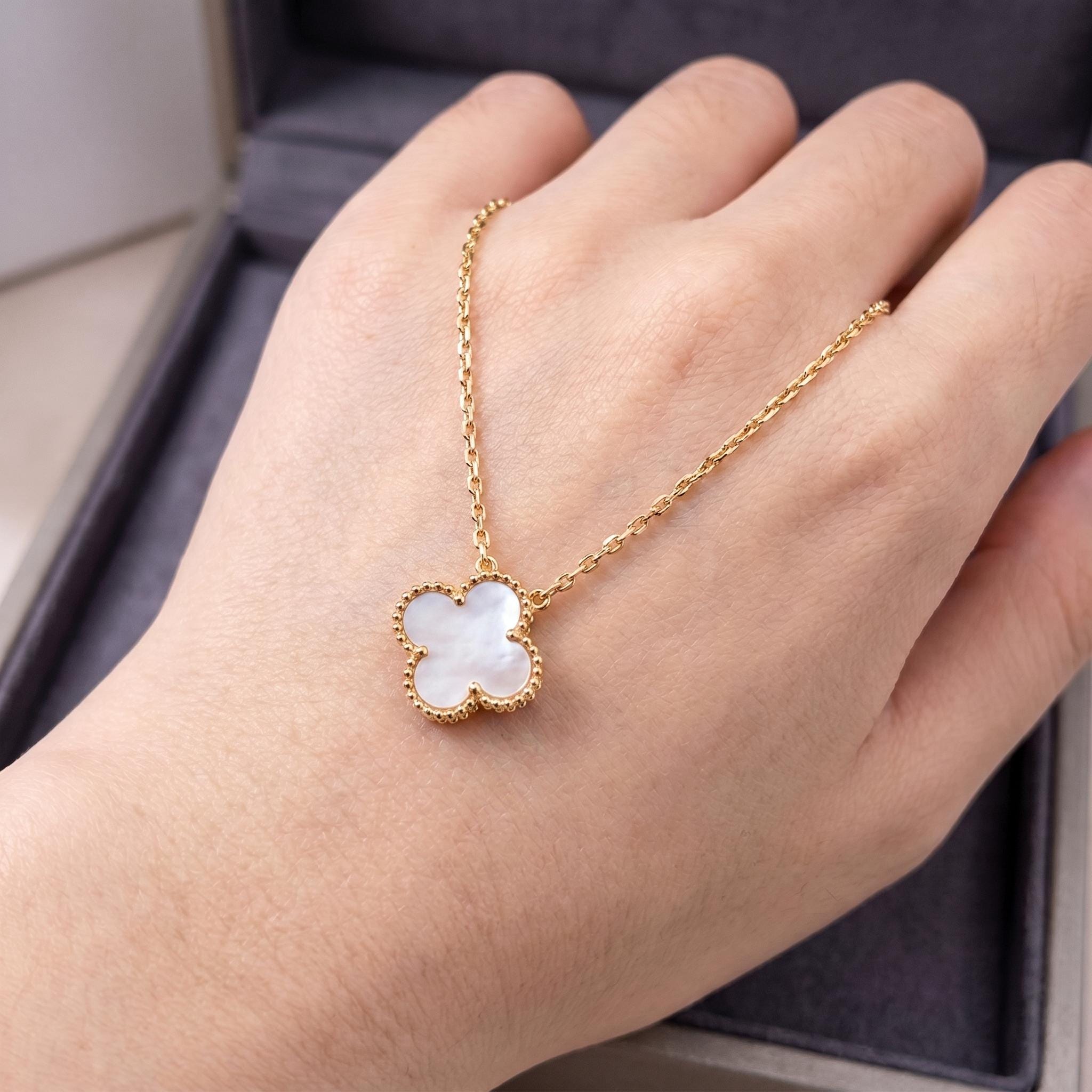 Van cleef alhambra necklace - Etsy 日本