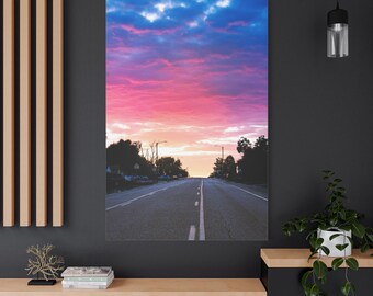 Blaue, rosa und orangefarbene Sonnenuntergangsstraße – Landschaftsleinwand