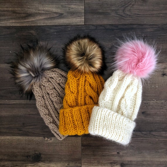 Winter-white Cable Knit Hat With Pink Faux Fur Pom Pom  display picture 3