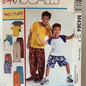 Puede incluir: Patrón de costura para ropa de niños, McCall's M4364 talla Z (Med-Lrg-Xlg), incluye patrones para pantalones, pantalones cortos y camisas.