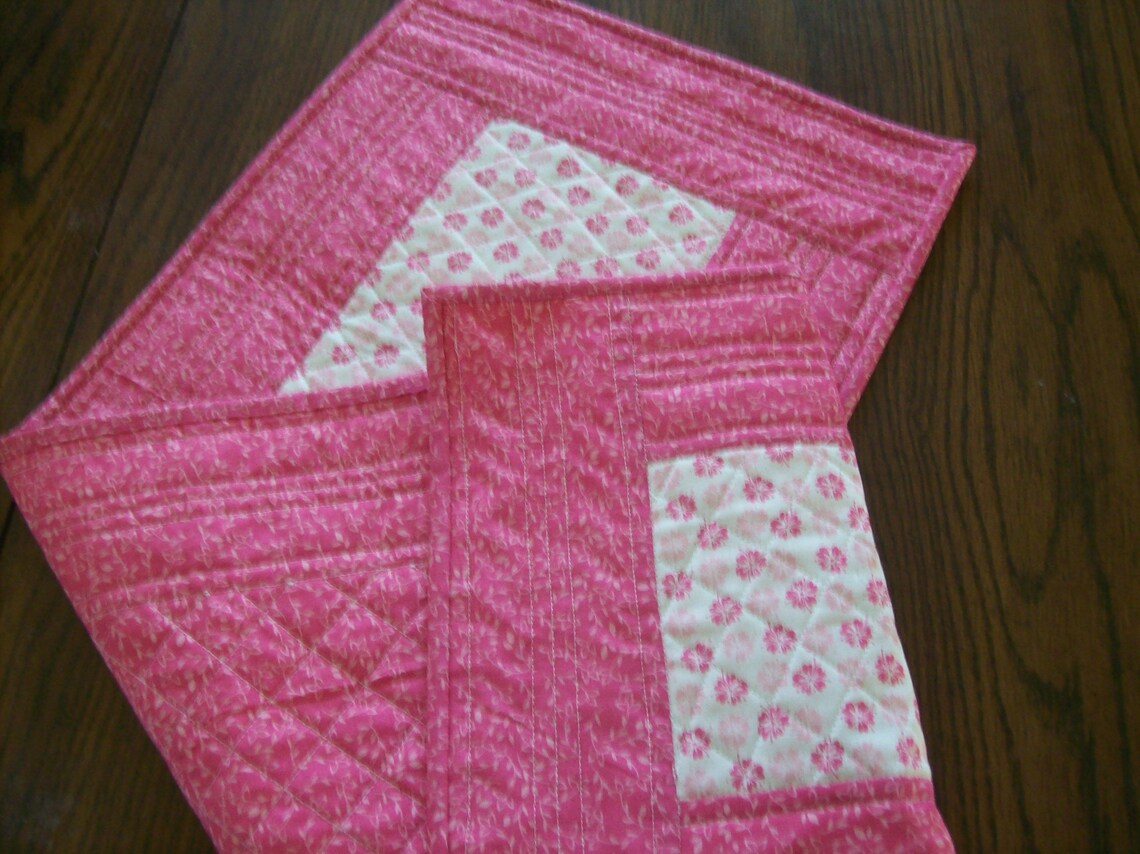 pink and white table runner