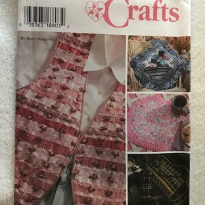 Simplicity 7074, Misses&#39; Vest, Place Mat, Pillow, Purse, Eye Glass Case, UNCUT