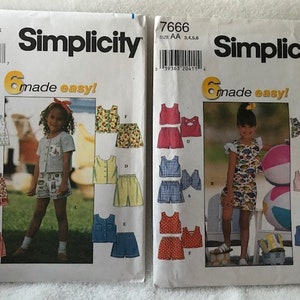 Puede incluir: Dos paquetes de patrones de costura Simplicity para ropa de niña. Los patrones son para las tallas 5, 6 y 6X y 3, 4, 5 y 6. Los patrones presentan una variedad de atuendos veraniegos, que incluyen blusas, pantalones cortos y faldas.