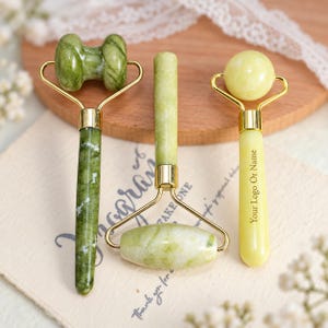 Personlig naturlig jade-rulle, specialgraverad ansiktsmassagestav, spa-present