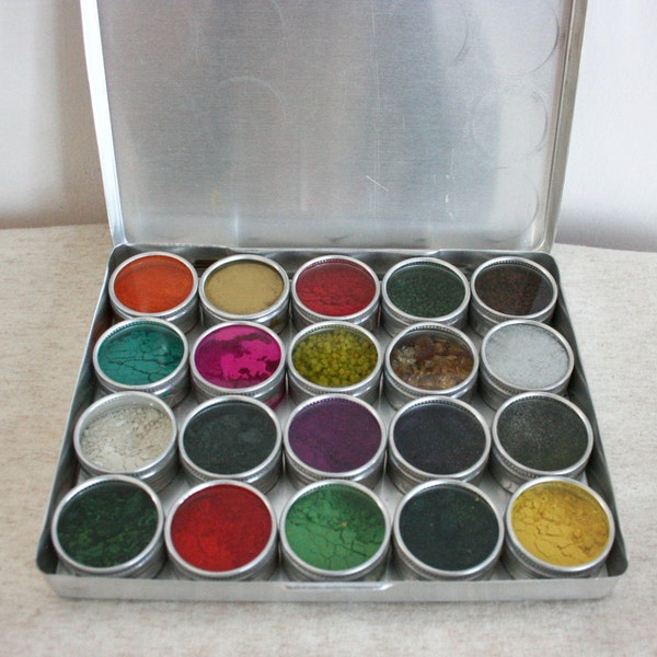 Water Color Paints Made From Stone + Flower with Travel Case