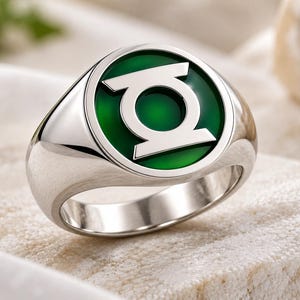 Ring geïnspireerd op Green Lantern, groene krachtring, superhelden cosplay ring, smaragdgroene emaille zegelring, cadeau voor stripboekfans