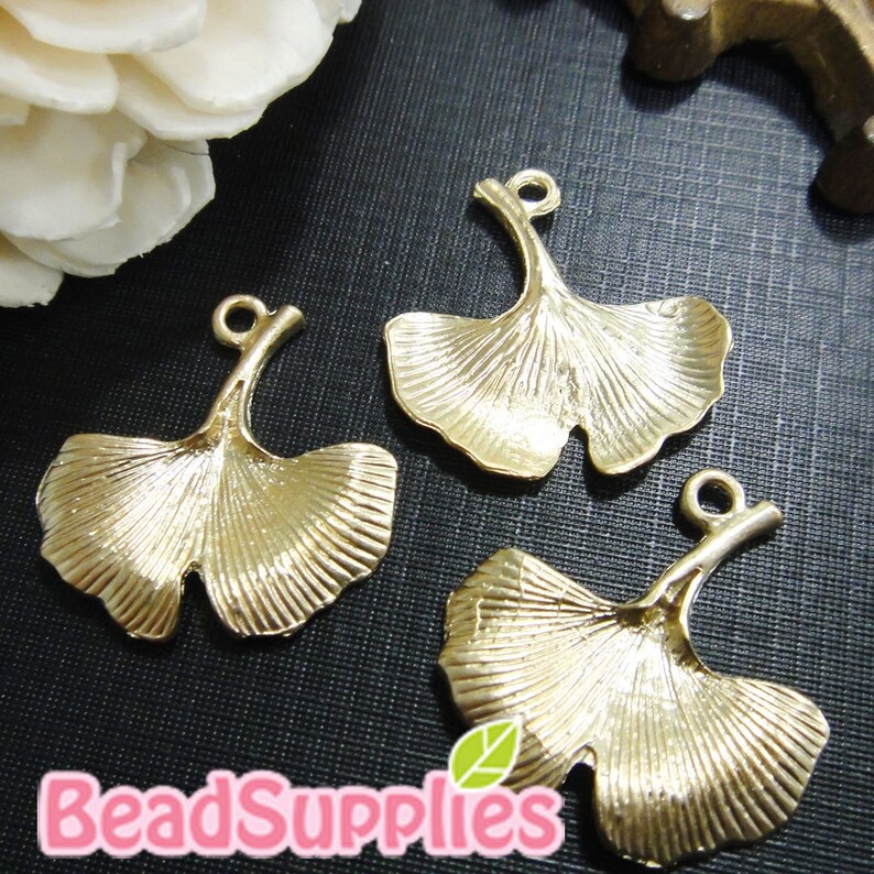 CH-ME-02259 4 pcs Ginko leaf charm Matted gold plated