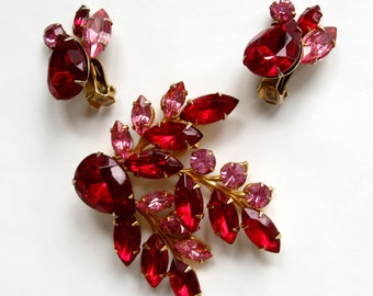 Free Shipping to US. Vintage Ruby Red and Pink Rhinestone "Beau Jewels" Brooch & Clip earrings Demi Parure - STUNNING!