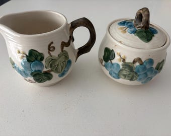 Vintage Metlox Poppytrail Sculptured Grape Creamer & Covered Sugar Bowl Set – Blue Grapes Vernonware California Pottery