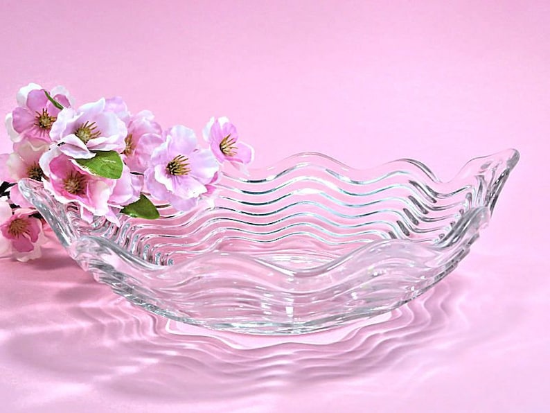 Elegant Glass Wave Bowl Lug Handles