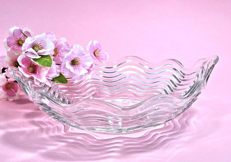 Elegant Glass Wave Bowl Lug Handles