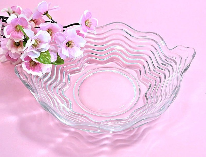 Elegant Glass Wave Bowl Lug Handles