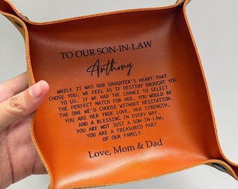 義理の息子へのカスタム刻印入りレザー製バレットトレイ、新郎へのパーソナライズされた結婚祝い、家族に迎える新しい息子の記念品