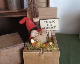 Primitive mouse witch, Halloween kitchen decor, sewing room organizer, pin keep, ready to ship