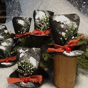 Snowman hat Christmas tree ornaments, Frosty Hat ornament, office gifts, small gift for co workers, winter decor, package tie on
