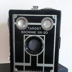 Vintage camera, photography props, studio décor, mid century box camera display, gift for photographer, Eastman Kodak Brownie collector