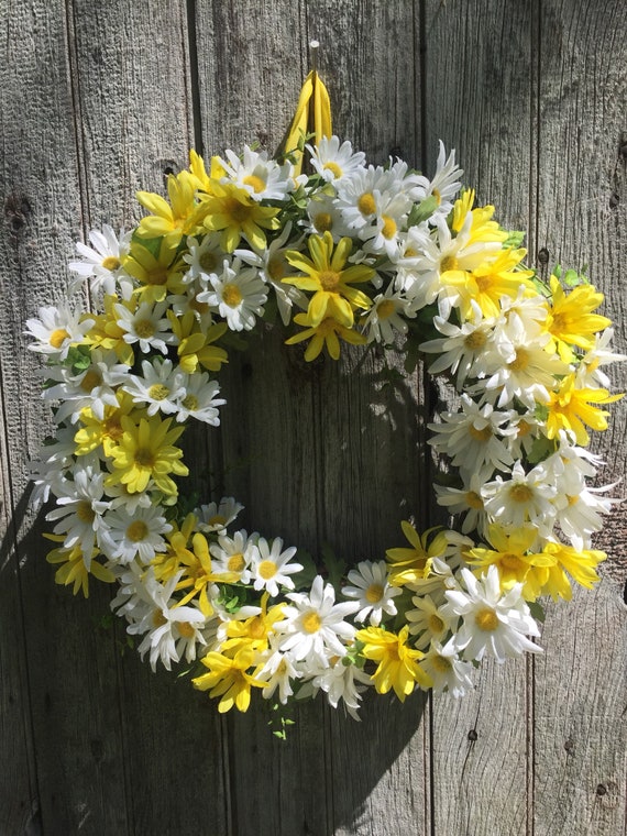 Daisy Wreath Daisy Wreath Summer Wreath Front Door Etsy