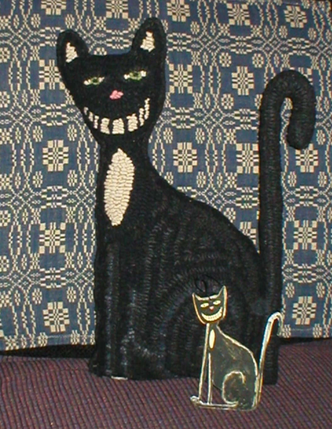 Primitive Folkart Tall Black Cat HooKed Rug Pillow Beacon