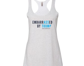 Schaam je voor Trump Racerback Tanktop: Rauwe rand, Lichtgewicht Pasvorm