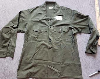 OG507 Utility Shirt, 1970/80s Army Fatigues.  LARGE.  Shirt G