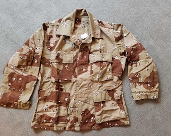 Size SMALL - EXTRA SHORT, Desert Storm &quot;chocolate chip&quot; camo shirt