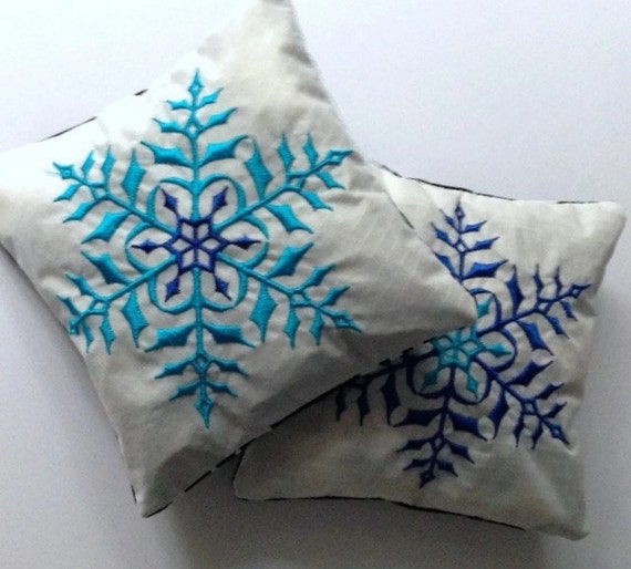 Natural Lavender Sachets Recycled Paraglider Embroidered Christmas Set of Two Red Embroidered Snowflake Lavender Sachets