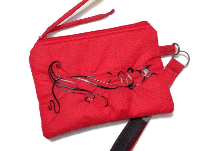 Zipper Wristlet Purse Upcycled Vegan Bag Recycled Paraglider Zipper Pouch Padded Zippered Eco Clutch Purse Embroidered Red Zipper Pouch