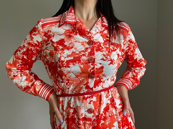 Vintage 70s Red Watercolor Shirtdress - image 3